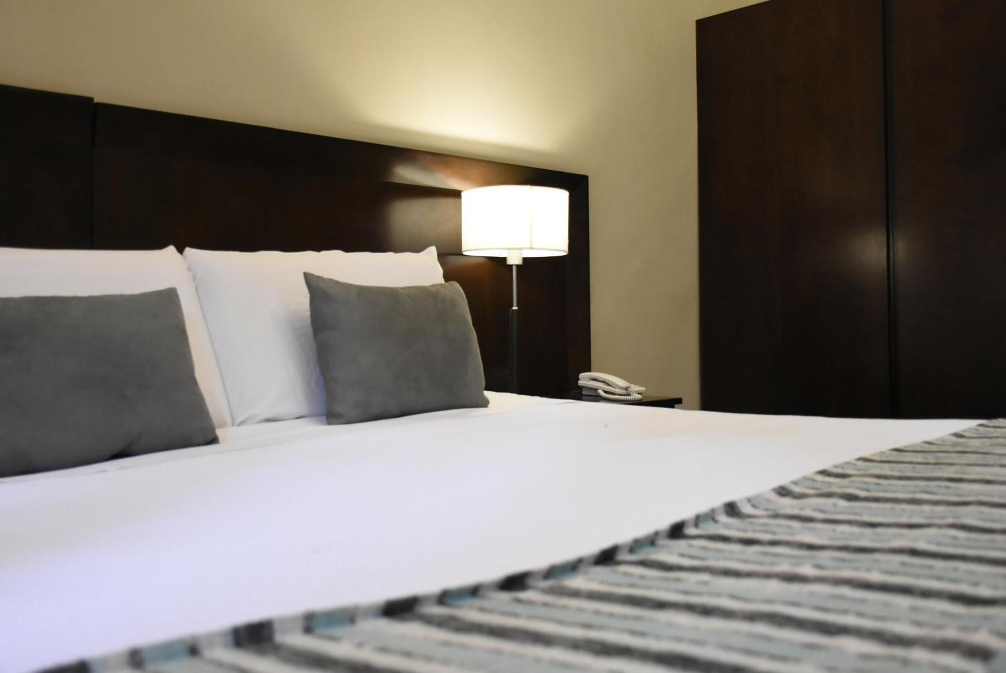 Belén de Escobar Howard Johnson Resort & Spa Escobar חדר תמונה
